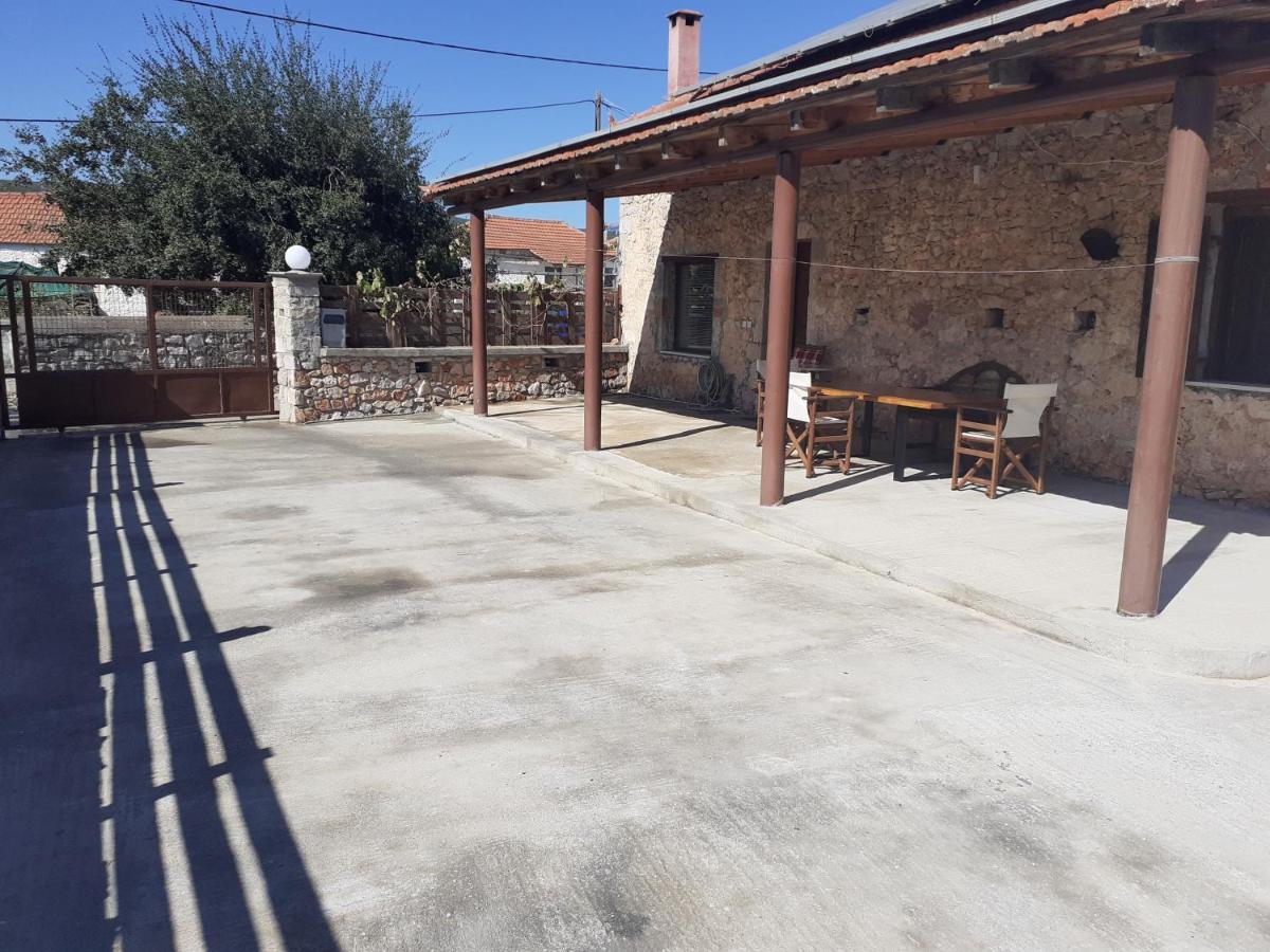 Tsitalia Cottage House Leonidio Exterior photo
